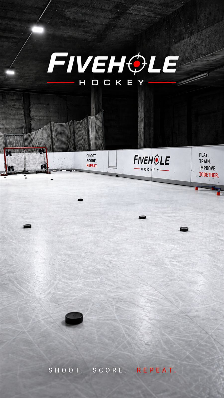 Bande mit Fivehole-Branding: Shoot. Score. Repeat.